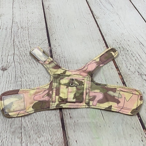 UEC Pink camo Velcro harness for 5-7 lbs with 6ft leash - Picture 2 of 5